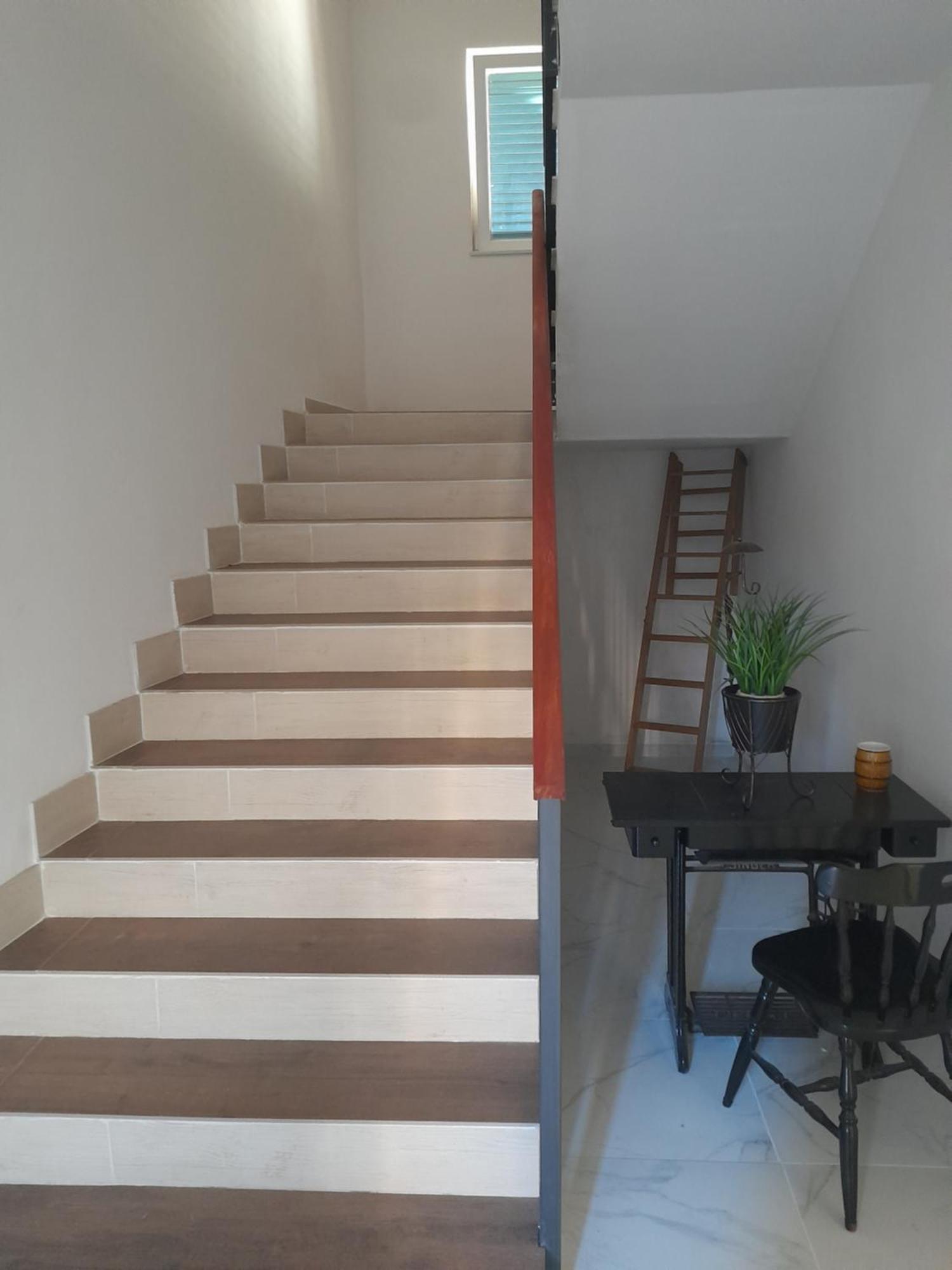 Dota Apartment